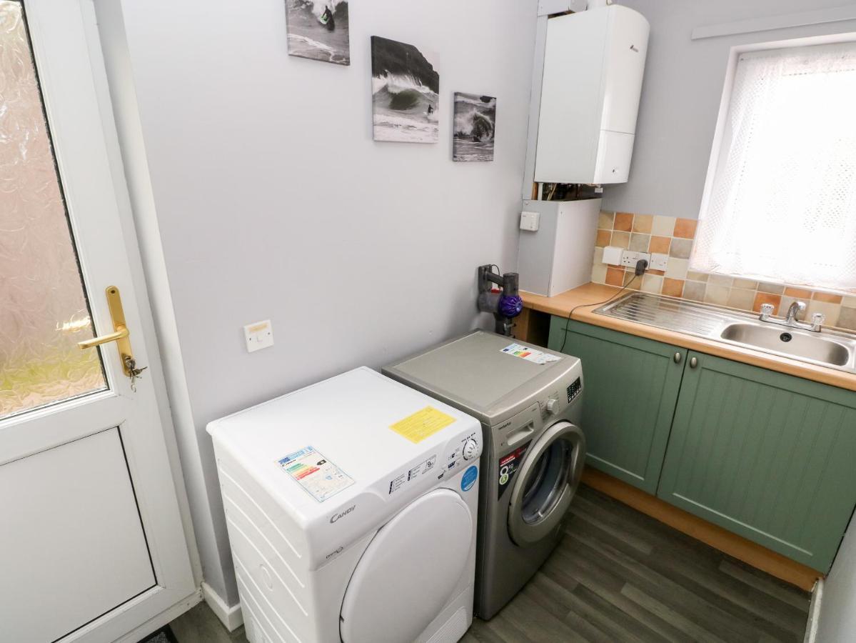 23 Charles Thomas Avenue Villa Pembroke Dock Ngoại thất bức ảnh
